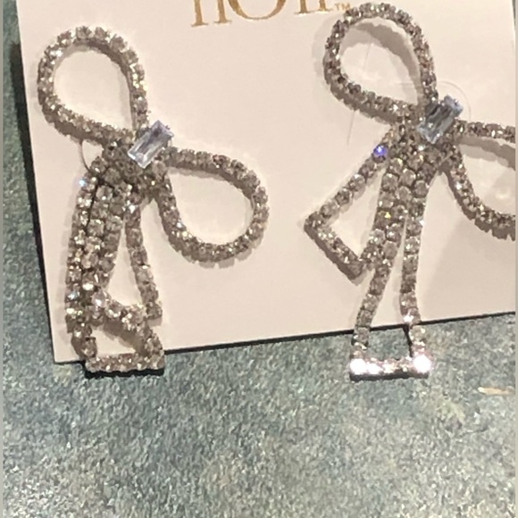 Crystal rhinestone blinged faux diamond oversized bow earrings new - Picture 8 of 11